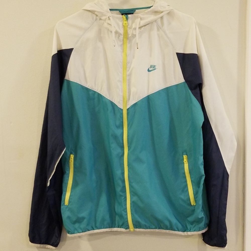 🌱 Nike lightweight jacket